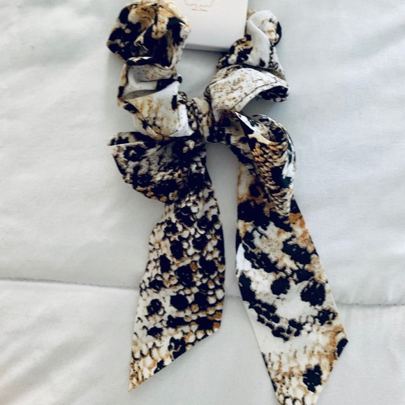 Leopard snakeskin print hair tie - Picture 3 of 6